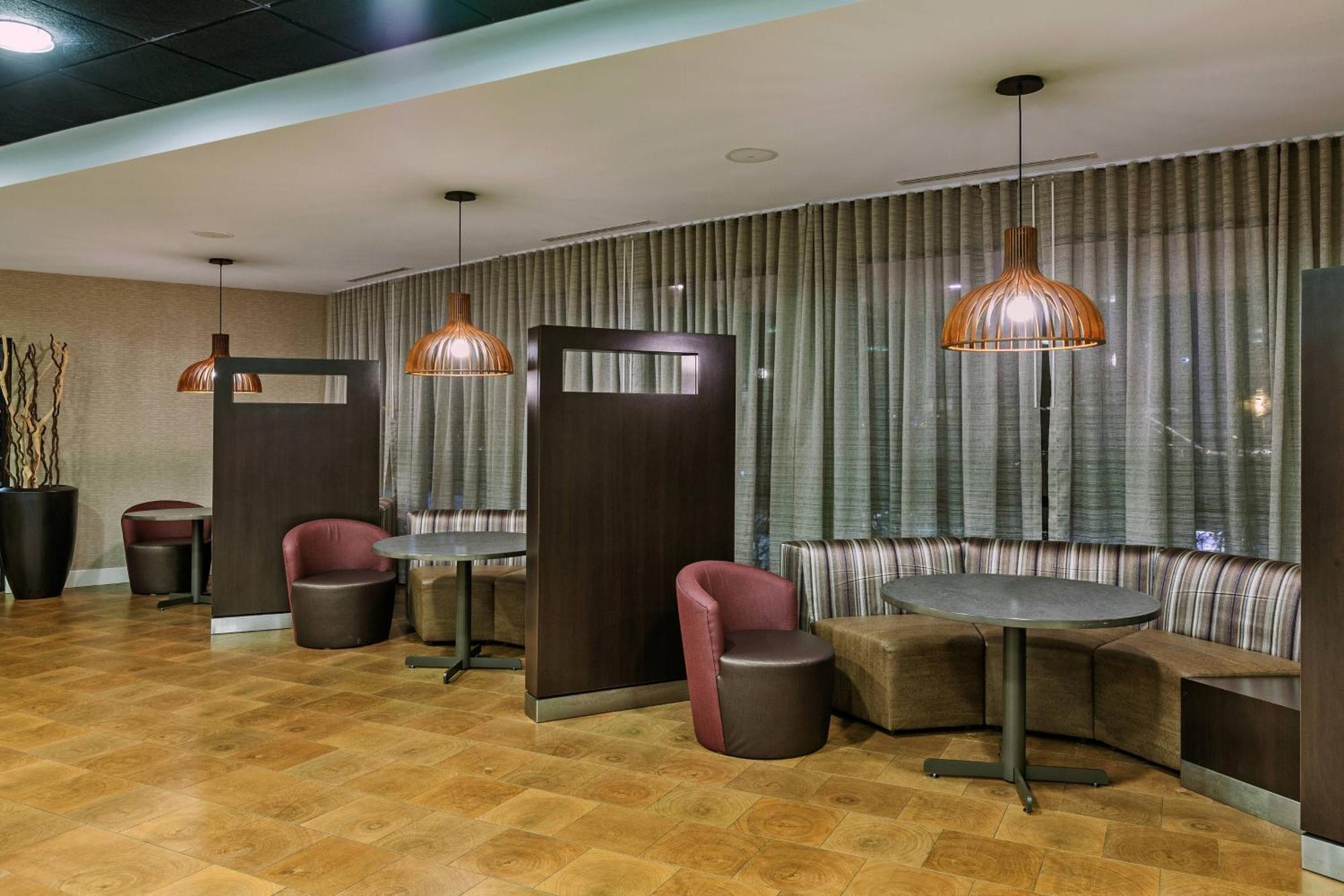 Hotel Courtyard By Marriott Tulsa Woodland Hills Zewnętrze zdjęcie