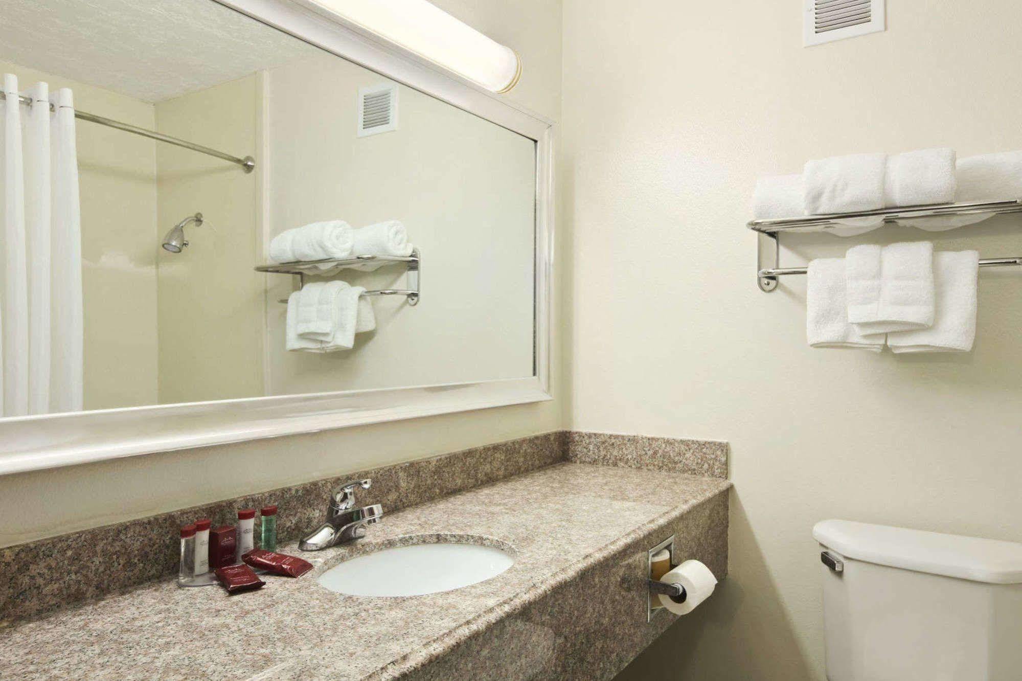 Hotel Courtyard By Marriott Tulsa Woodland Hills Zewnętrze zdjęcie